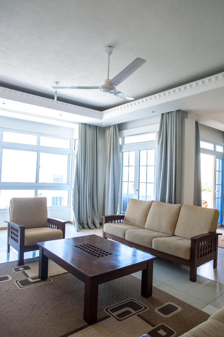 Appartement Almasi Oceanfront Nyali à Mombasa Extérieur photo